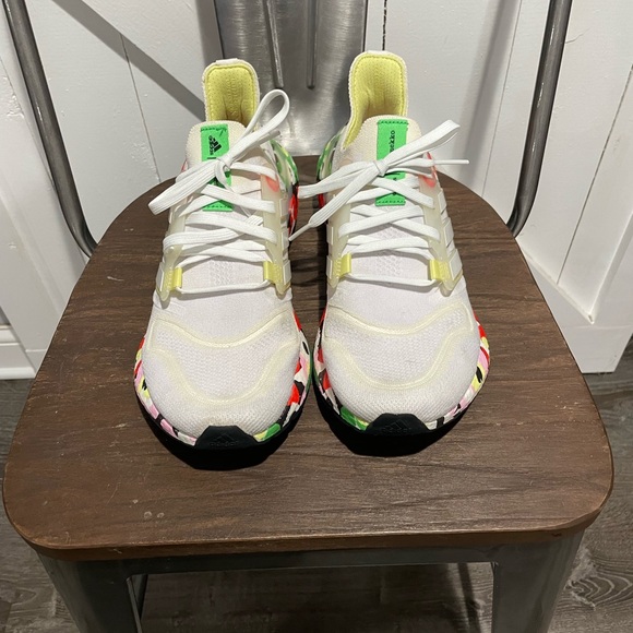 Adidas Women Marimekko Ultraboost Floral White Sneakers - Picture 2 of 12